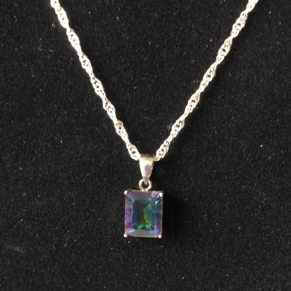 Elegant Silver Necklace with Mystic Topaz Gemstone